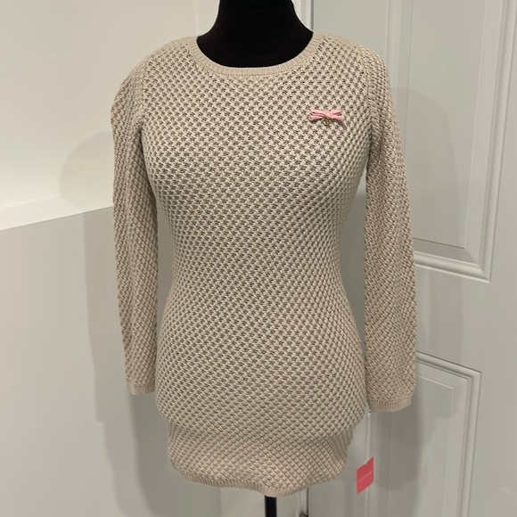 Isaac Mizrahi Other - Tight knitted sweater by Isaac Mizrahi